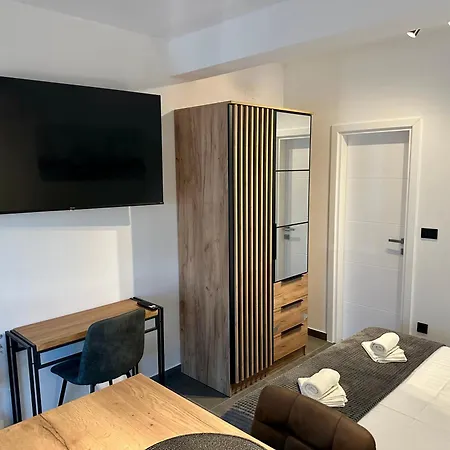 Apartment Pina *