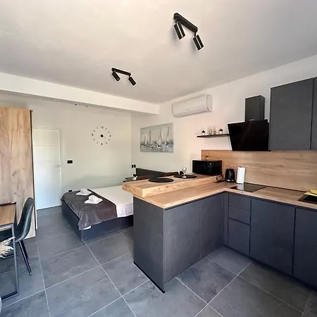 Apartment Pina *