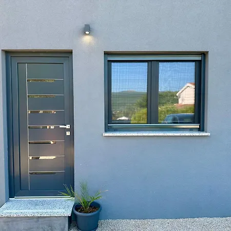 Apartment Pina